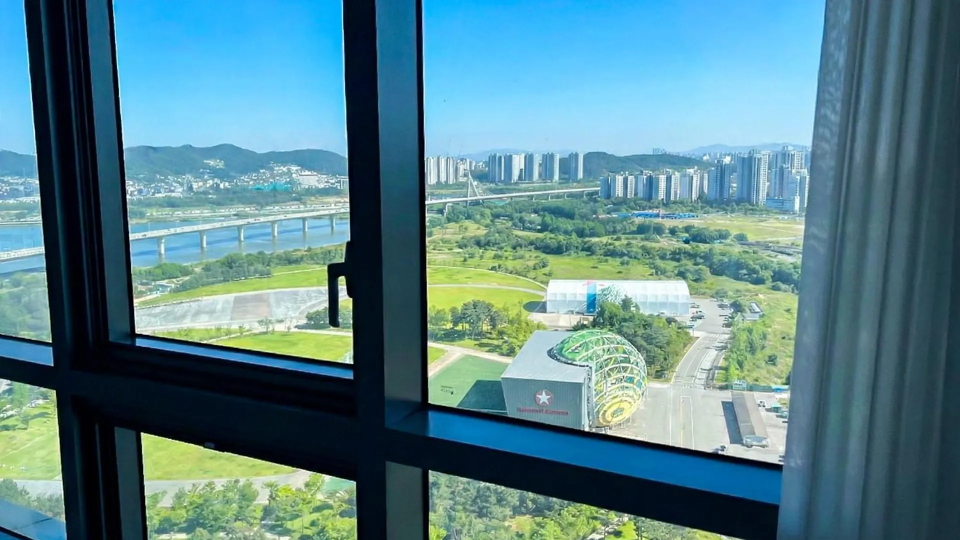 Uh Flat The Songdo Apartment Incheon