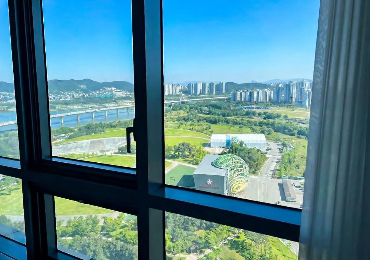 Uh Flat The Songdo Apartment Incheon