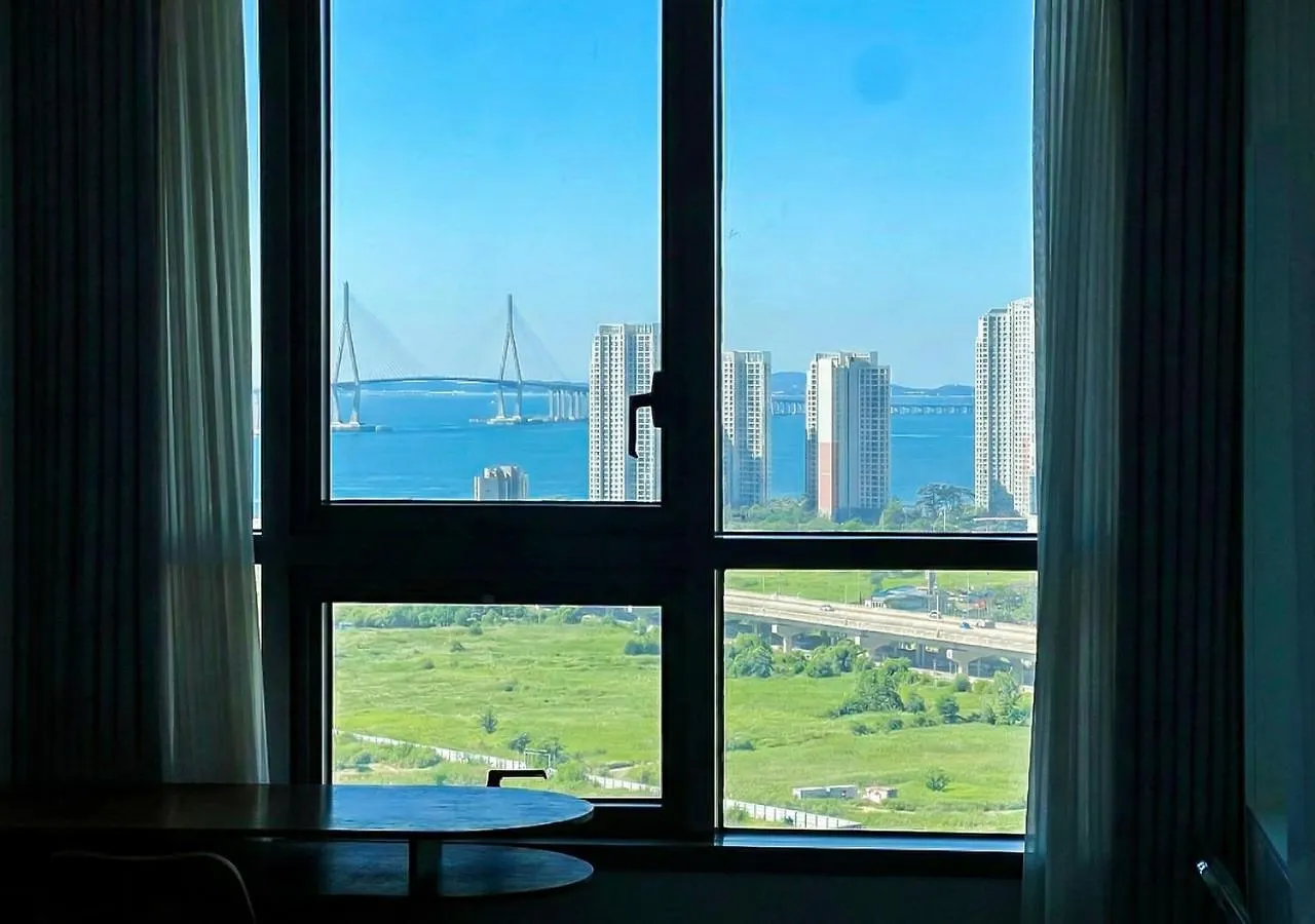 Uh Flat The Songdo Apartment Incheon