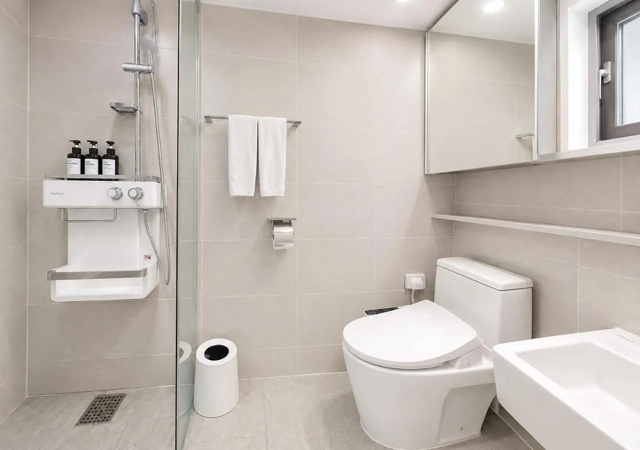 Uh Flat The Songdo Apartment Incheon
